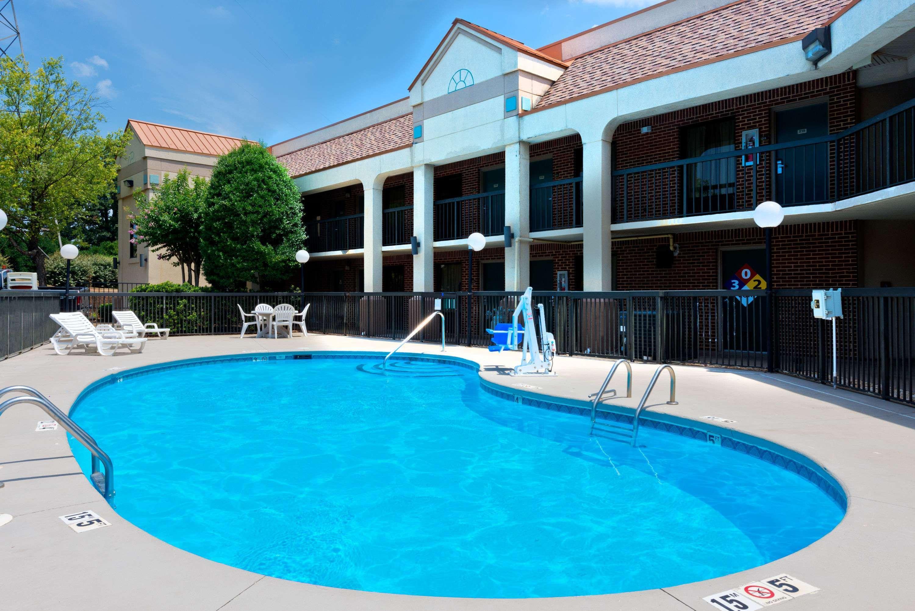 Super 8 By Wyndham Huntersville/Charlotte Area Extérieur photo