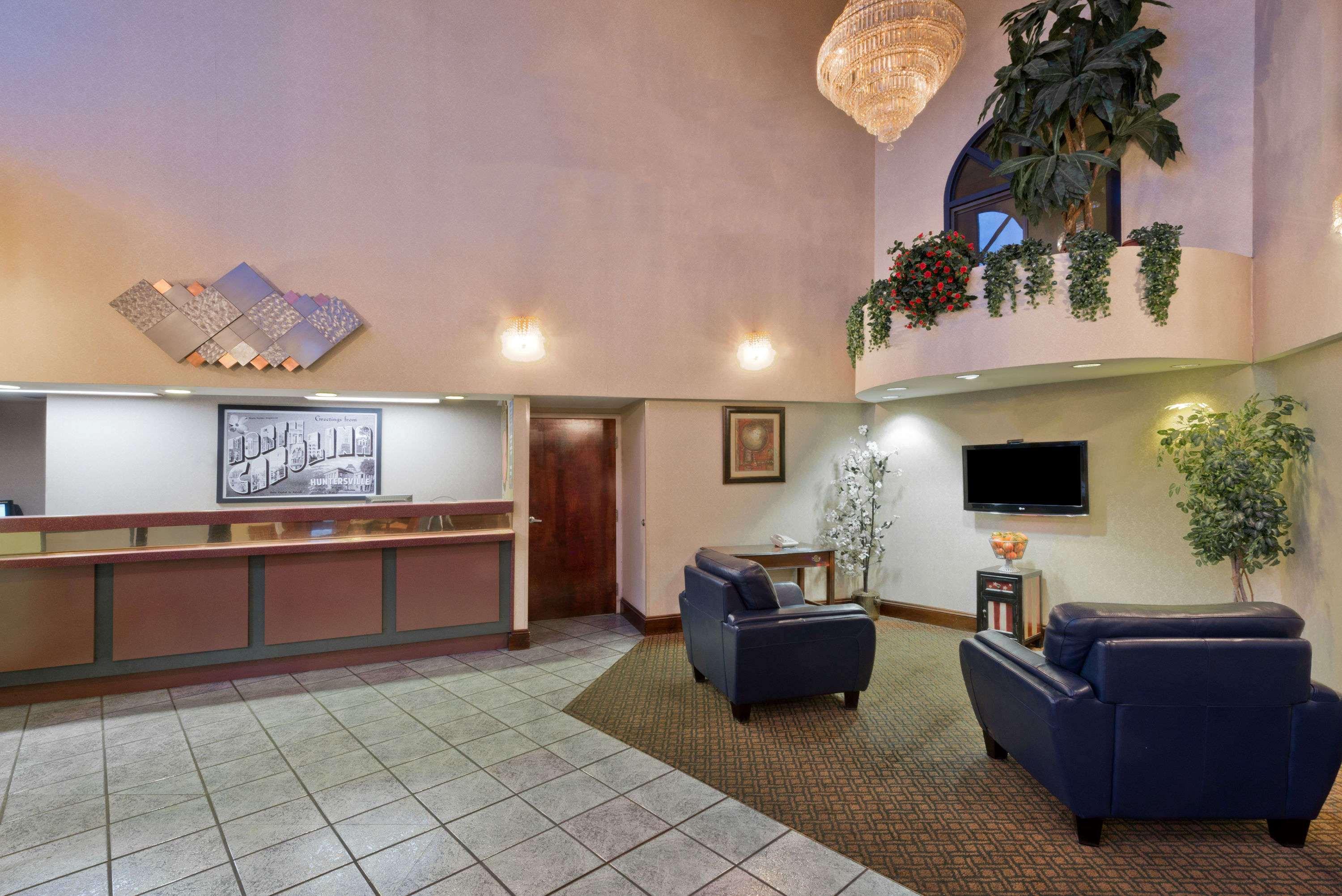 Super 8 By Wyndham Huntersville/Charlotte Area Extérieur photo