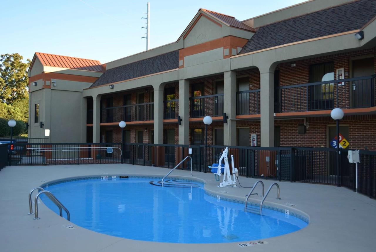 Super 8 By Wyndham Huntersville/Charlotte Area Extérieur photo