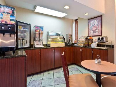 Super 8 By Wyndham Huntersville/Charlotte Area Extérieur photo